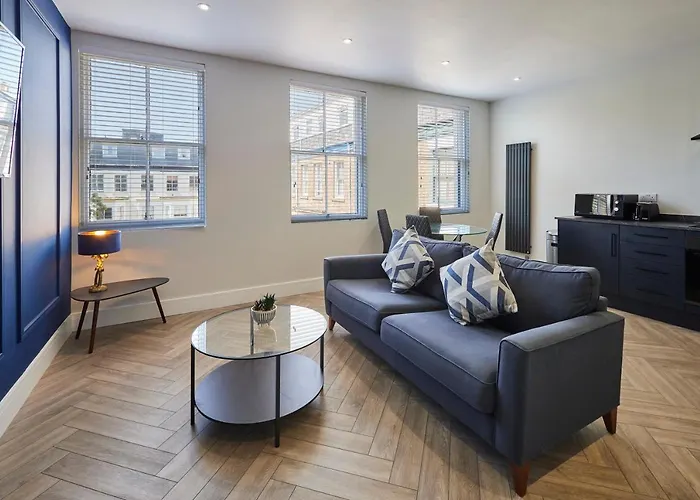 Host & Stay - Alma Square Apartments