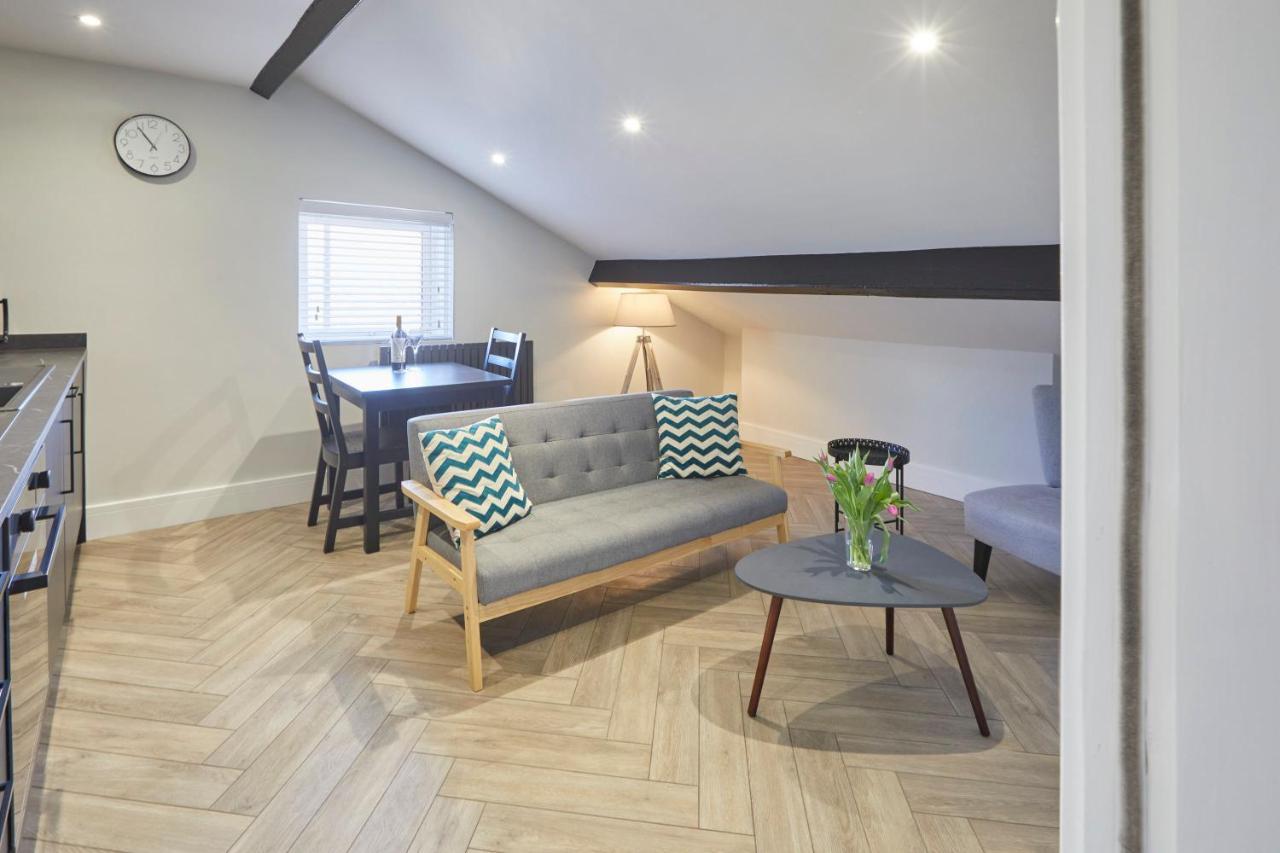 Apartment Host & - Alma Square Scarborough