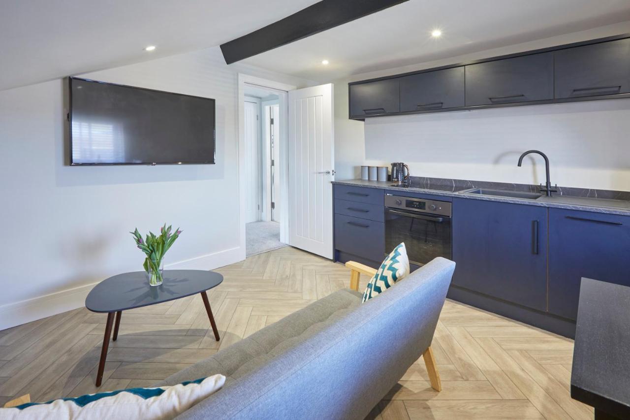 Host & - Alma Square Apartment Scarborough