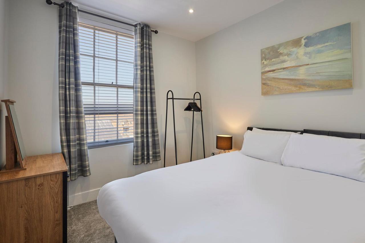 Host & - Alma Square Apartment Scarborough